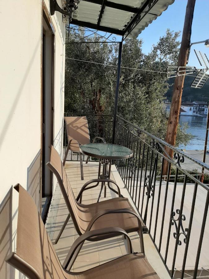 Paleo Trikeri Chiona΄S Apartments By The Sea מראה חיצוני תמונה