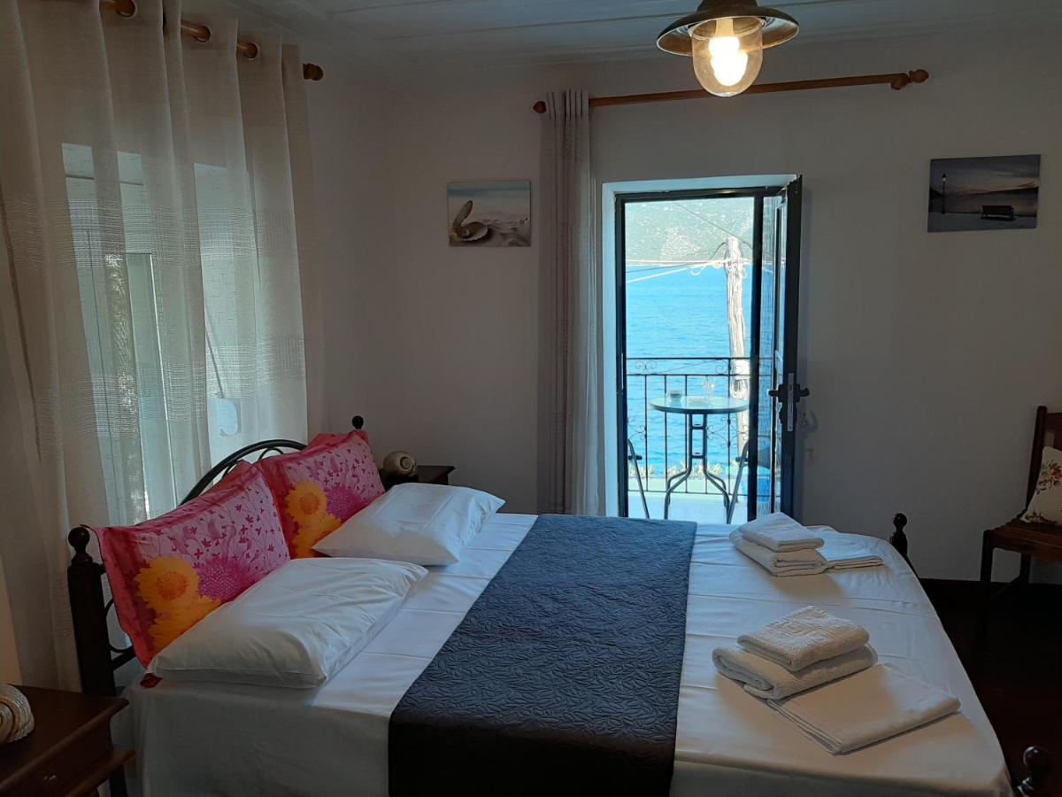 Paleo Trikeri Chiona΄S Apartments By The Sea מראה חיצוני תמונה